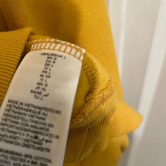 Amazon essential’s mustard crew - Picture 4 of 5